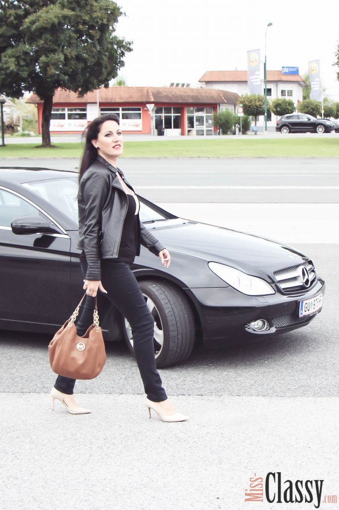 OUTFIT Lady in Black oder das Fotoshooting mit den coolen Jungs - Lederjacke - Michael Kors - Handtasche