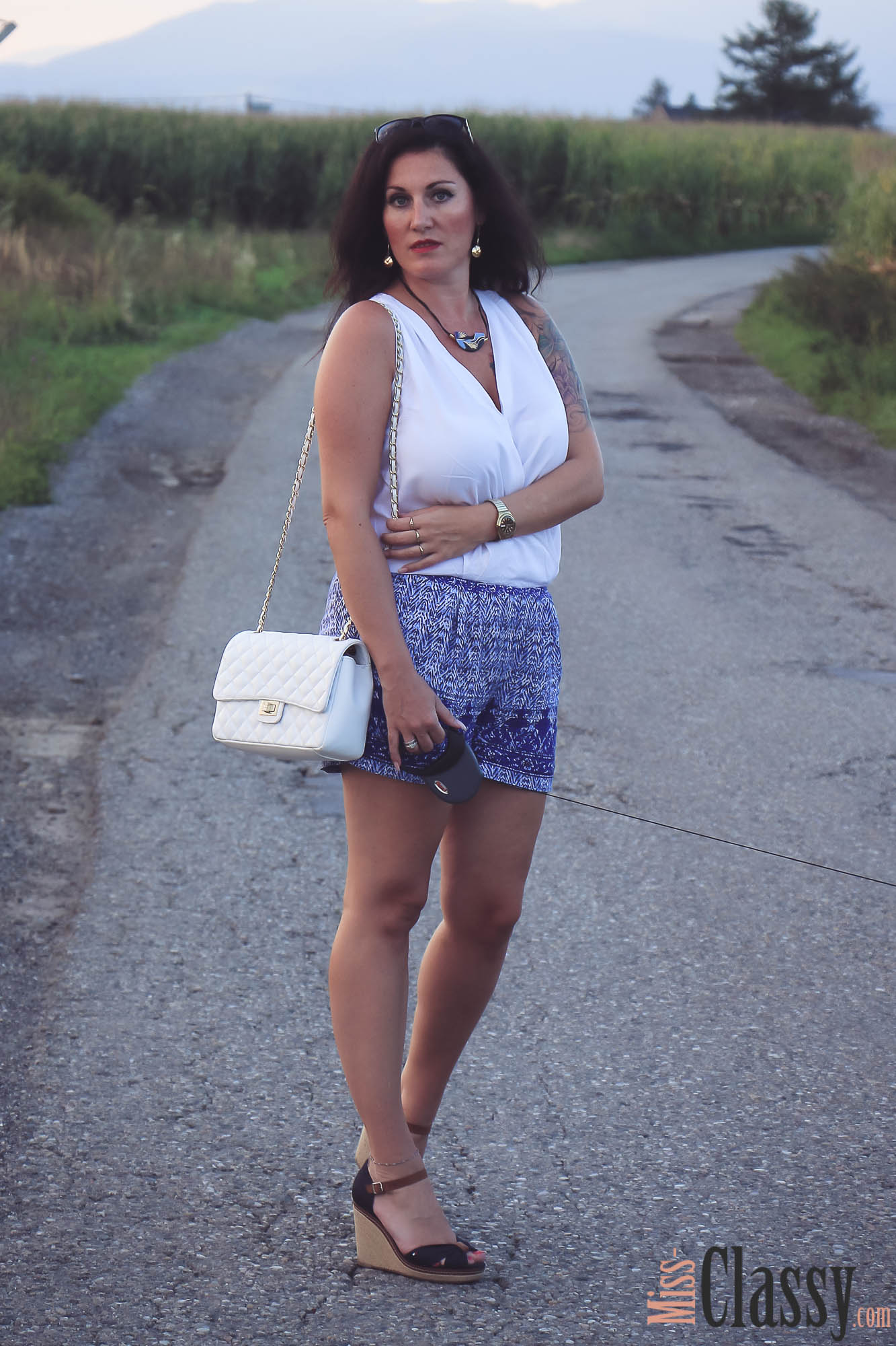 OUTFIT: Blau-weisser Jumpsuit - Romper - Wedges - Tommy Hilfiger