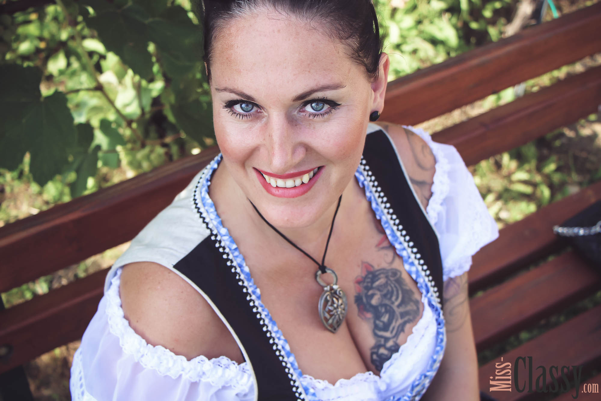 Outfit Dirndl in der südsteirischen Weinstraße - Tracht - Steirische Toskana