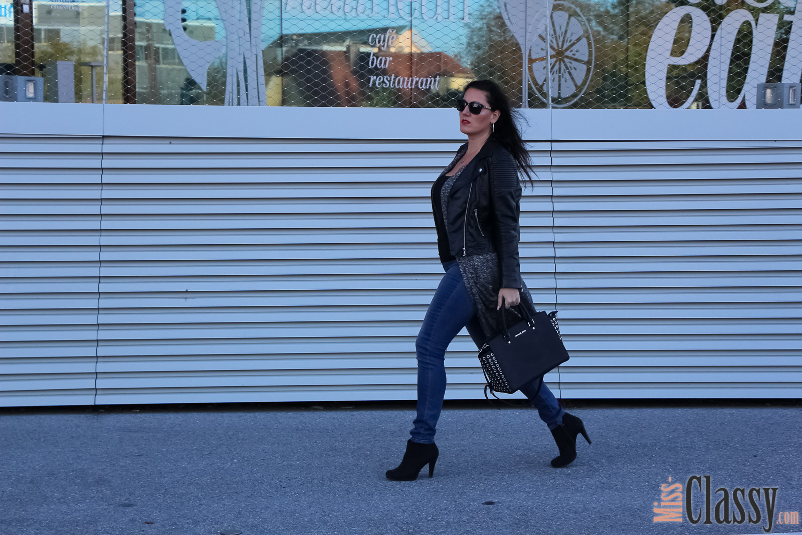 OUTFIT Layering - Longcardigan und Lederjacke, Graz, Steiermark, Miss Classy, miss-classy.com, Herbst, Doris & Babs, Sonnenbrille, Burberry, Vogue, Michael Kors