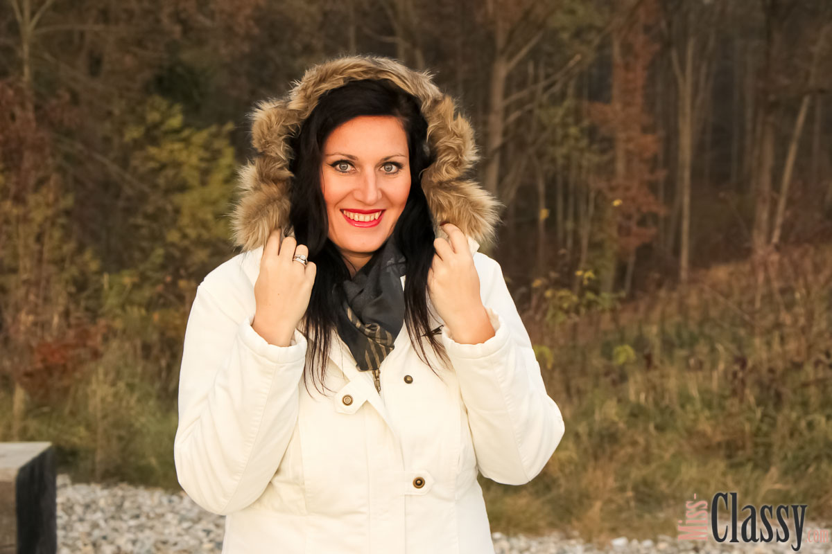 OUTFIT Weisser Parka mit Kapuze, Miss Classy, miss-classy.com, classy. beclassy, Herbst, Graz, Mur, Skinny Jeans, Boysens Parka, Schal, Boots, Stiefel, Marco Polo, MAC, Lippenstift