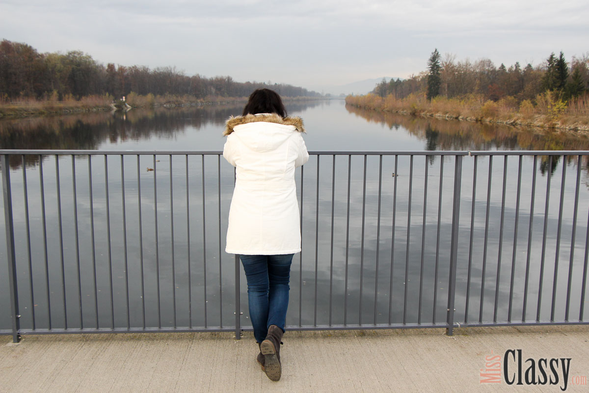 OUTFIT Weisser Parka mit Kapuze, Miss Classy, miss-classy.com, classy. beclassy, Herbst, Graz, Mur, Skinny Jeans, Boysens Parka, Schal, Boots, Stiefel, Marco Polo, MAC, Lippenstift