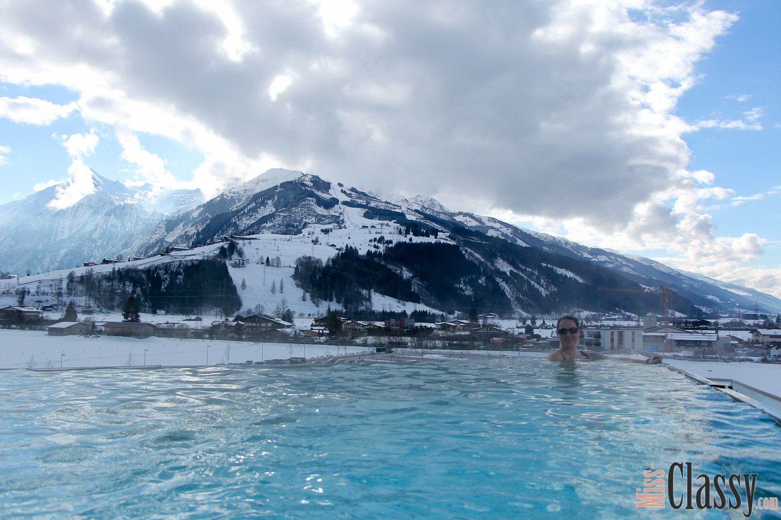 TRAVEL RELAX! Tagesurlaub DE LUXE im Tauern-Spa Kaprun, Zell am See, Salzburg, Skylinepool, Skypool, Panoramasauna, Therme, Thermalwasser, Wellness, Erholung, Spa Wasserwelt, Spa Saunawelt, Vitalfrühstück, Frühstücksbuffet, Kurzurlaub, exklusiv, Miss Classy, Mister Classy, Travelblog, Travelblogger, Lifestyle, Lifestyleblog, Austria, Reise, Travel, Travel the World, Wayfarer, Wanderlust, Relax