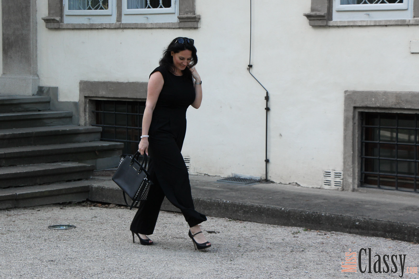 OUTFIT Classy Jumpsuit von Alba Moda, Miss Classy, miss-classy.com, Fashionblog, Fashionblogger, Fashionblog Graz, Lifestyleblog Graz, Graz, Grazer Burg, Burg Graz, Burggarten Graz, Steiermark, Österreich, classy, beclassy, classy Fashion, Outfit, Style, Fashion, Mode, OOTD, Lippenstift MAC, MAC Cosmetics, High Heels, Pumps Buffalo, Sonnenbrille Burberry, Michael Kors, Jumpsuit, Overall, Classy Jumpsuit, Alba Moda, Daniel Wellington, Swarovski