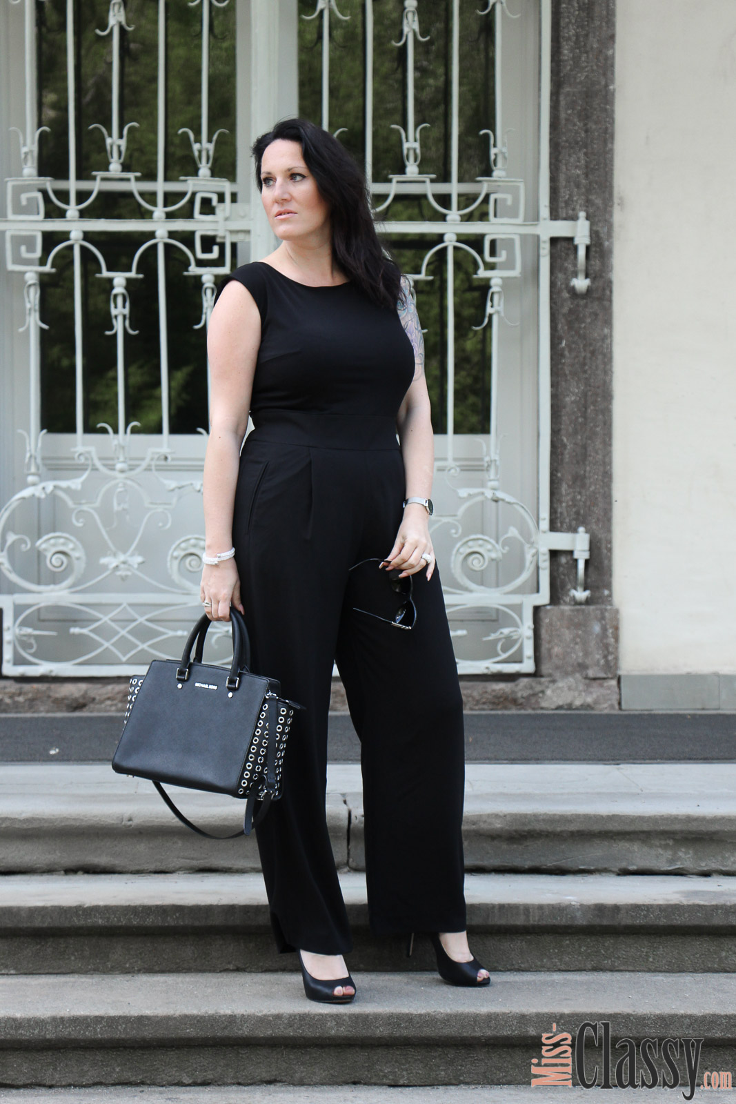 OUTFIT Classy Jumpsuit von Alba Moda, Miss Classy, miss-classy.com, Fashionblog, Fashionblogger, Fashionblog Graz, Lifestyleblog Graz, Graz, Grazer Burg, Burg Graz, Burggarten Graz, Steiermark, Österreich, classy, beclassy, classy Fashion, Outfit, Style, Fashion, Mode, OOTD, Lippenstift MAC, MAC Cosmetics, High Heels, Pumps Buffalo, Sonnenbrille Burberry, Michael Kors, Jumpsuit, Overall, Classy Jumpsuit, Alba Moda, Daniel Wellington, Swarovski