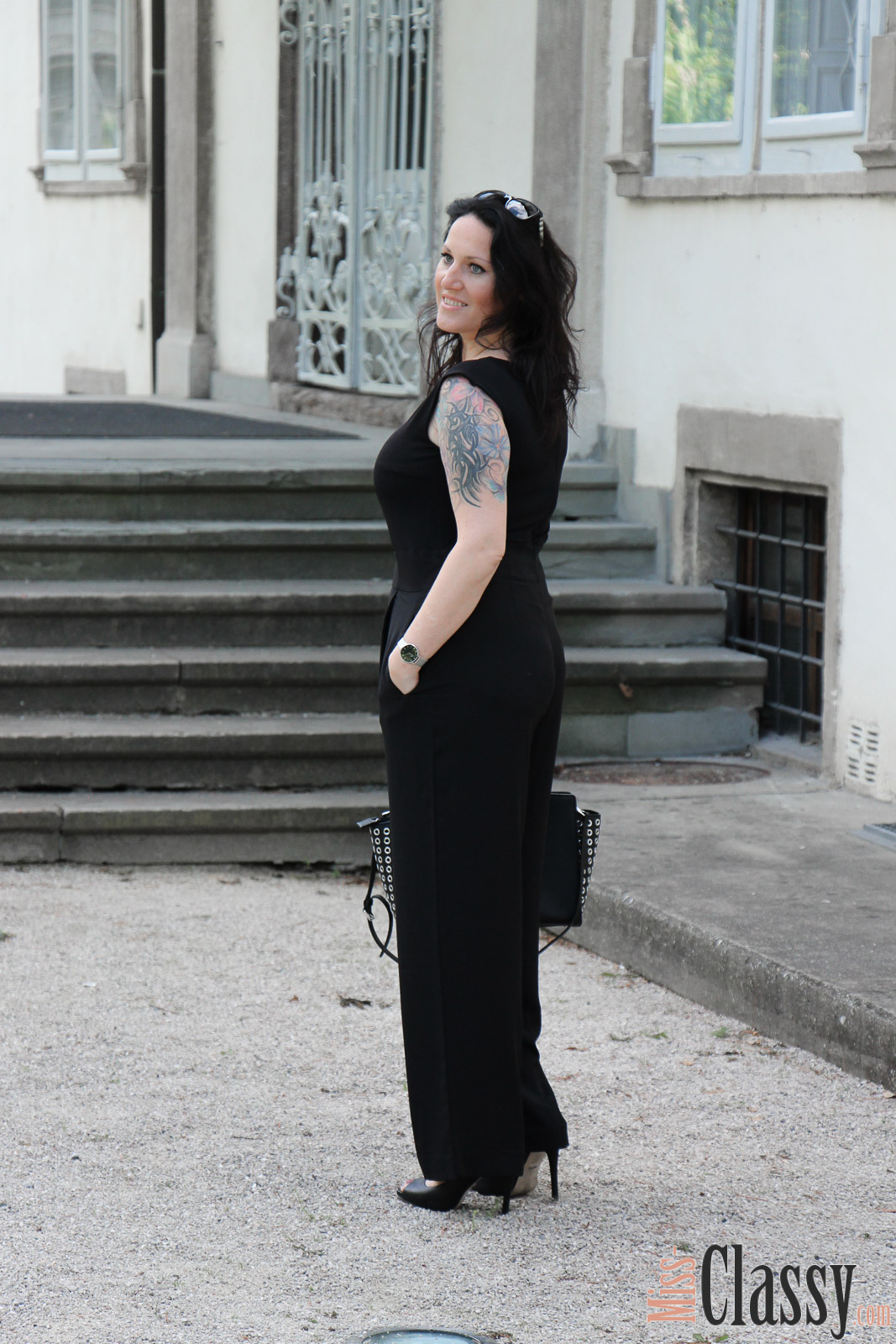 OUTFIT Classy Jumpsuit von Alba Moda, Miss Classy, miss-classy.com, Fashionblog, Fashionblogger, Fashionblog Graz, Lifestyleblog Graz, Graz, Grazer Burg, Burg Graz, Burggarten Graz, Steiermark, Österreich, classy, beclassy, classy Fashion, Outfit, Style, Fashion, Mode, OOTD, Lippenstift MAC, MAC Cosmetics, High Heels, Pumps Buffalo, Sonnenbrille Burberry, Michael Kors, Jumpsuit, Overall, Classy Jumpsuit, Alba Moda, Daniel Wellington, Swarovski