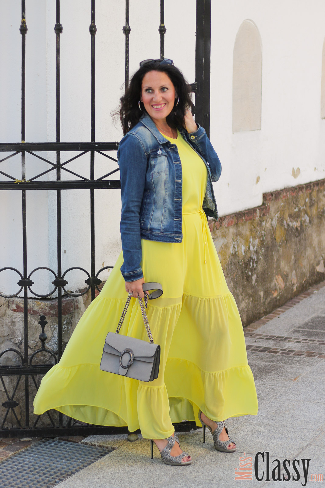Mode & Beauty Damenbekleidung Gelbes Sommerkleid 