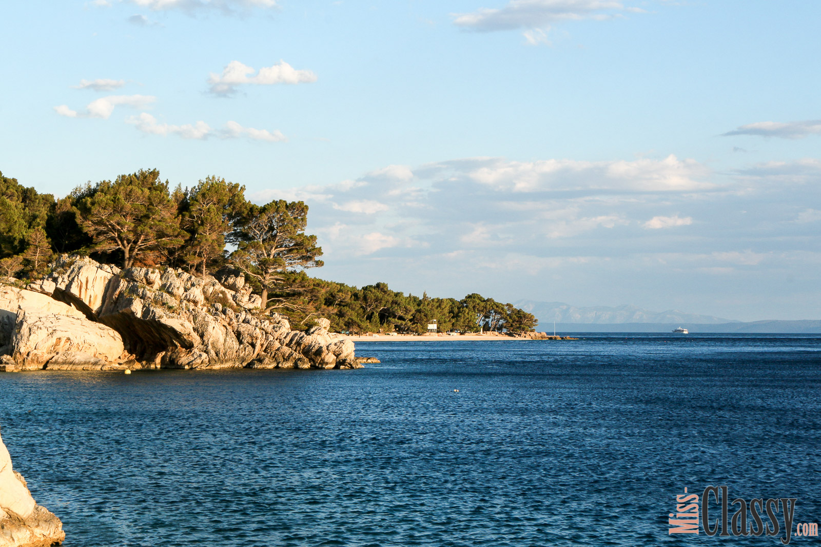 TRAVEL Strandurlaub in Brela - die Perle an der Makarska Riviera, Miss Classy, miss-classy.com, Lifestyleblog, Lifestyleblogger, Lifestyleblog Graz, Travelblog, Travelblogger, Graz, Steiermark, Österreich, classy, beclassy, Reise, Travel, Wanderlust, Wayfarer, Kroatien, Croatia, Brela, Makarska, Makarska Riviera, Strand, kristallklares Wasser, Beach Life, Strand Punta Rata Punta Rata Beach, Kiesstrand, Naturschutzgebiet, Brela Felsen, Wahrzeichen von Brela