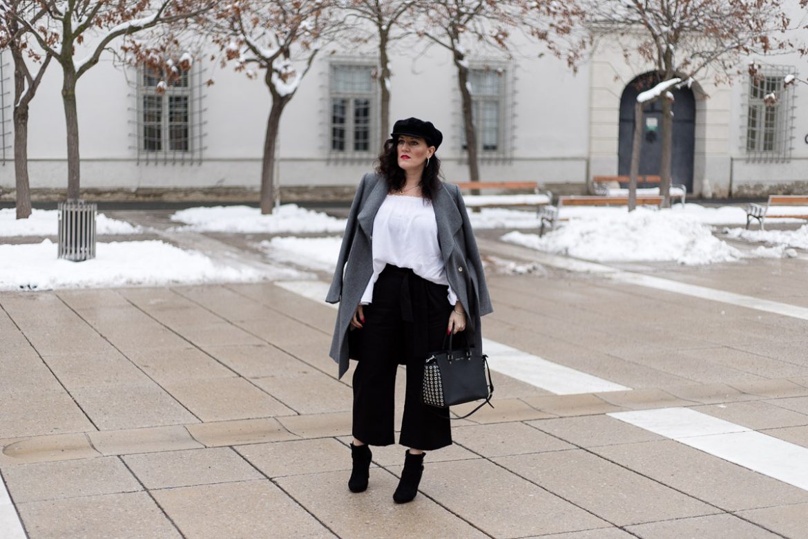 Culotte mit weißer Off-Shoulder Bluse und grauem Mantel, hochgeschnittene schwarze Culotte mit Bindegürtel, weiße Off-Shoulder Bluse, Baker Boy, Michael Kors Handtasche Selma Grommet, Fashion Blog, Mode Blog, Blogger Graz, Fashion Blog Graz, Miss Classy