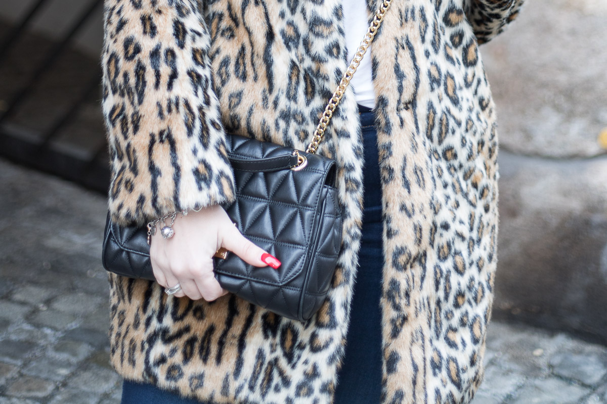 Leo Mantel aus Faux Fur, Baker Boy, Michael Kors Handtasche, Fashion Blog, Mode Blog, Blogger Graz, Fashion Blog Graz, Miss Classy