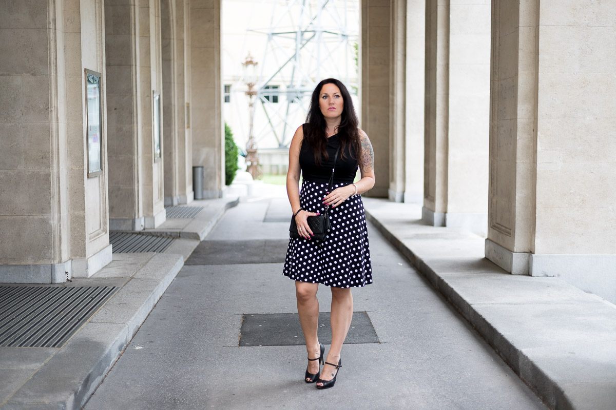 Sommerkleid mit Polka Dots, Sommertrend, Sommerkleid von Albamoda, Michael Kors, Clutch, Fashionblog, Modeblog, Blogger Graz, Fashion Blog Graz, Miss Classy