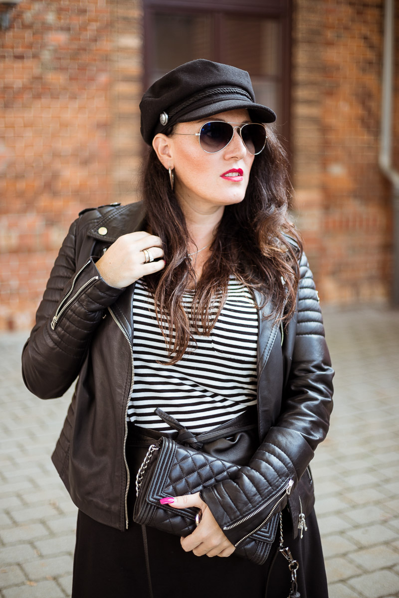 Herbstlook mit Lederjacke, Streifenshirt und Nietenboots, italienische Lederjacke, Clutch von Michael Kors, Nietenboots von Tom Tailor, Baker Boy Hat, Sonnenbrille von Ray Ban, Fashionblog, Modeblog, Blog Graz, Fashion Blog Graz, Miss Classy