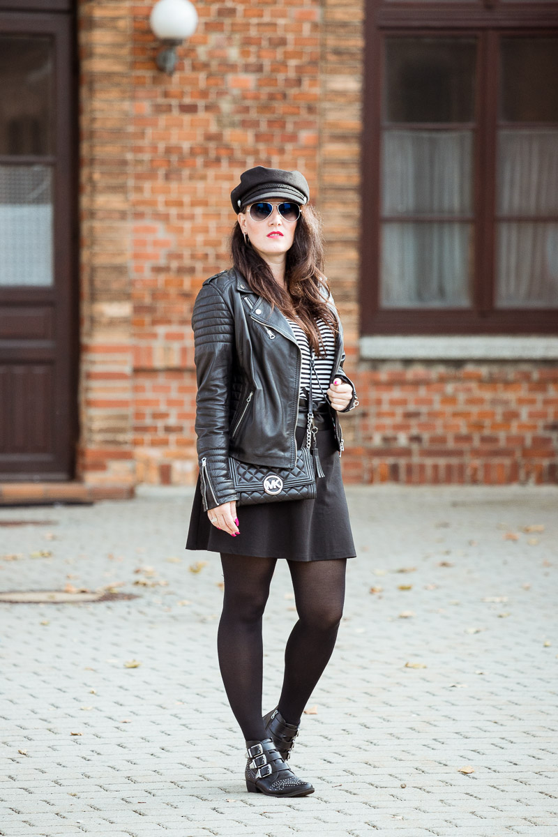 Herbstlook mit Lederjacke, Streifenshirt und Nietenboots, italienische Lederjacke, Clutch von Michael Kors, Nietenboots von Tom Tailor, Baker Boy Hat, Sonnenbrille von Ray Ban, Fashionblog, Modeblog, Blog Graz, Fashion Blog Graz, Miss Classy