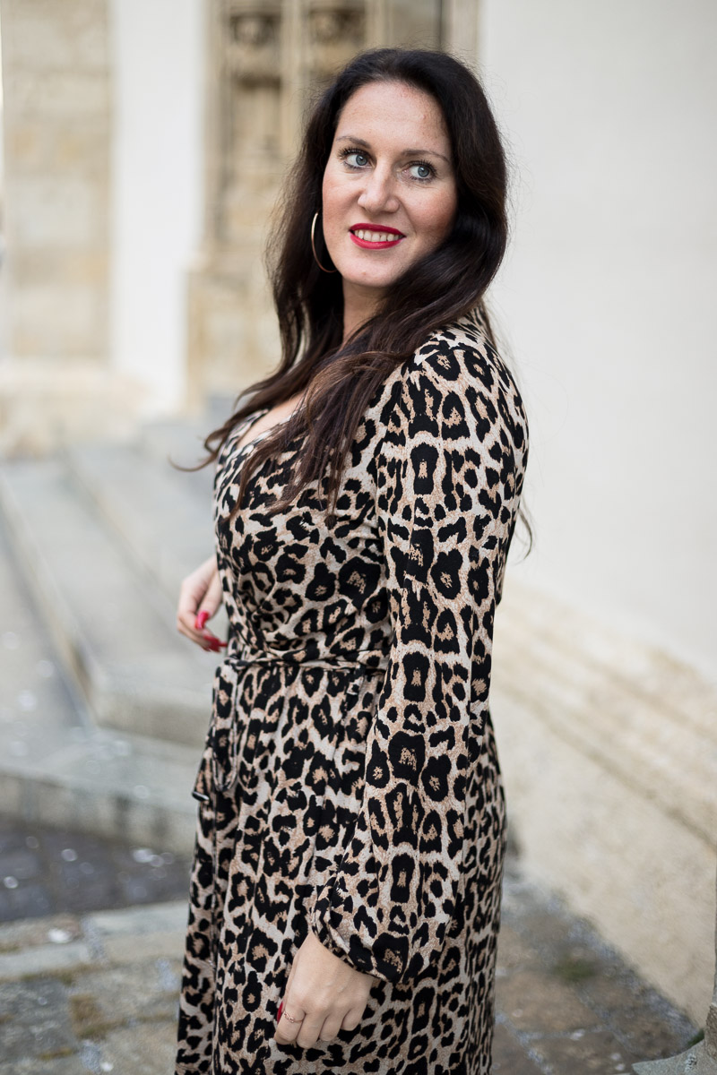 So style ich mein Leoprint-Kleid, Handtasche von Michael Kors, Wollmantel, Schwarze Strumpfhose, Fashionblog, Modeblog, Blog Graz, Fashion Blog Graz, Miss Classy