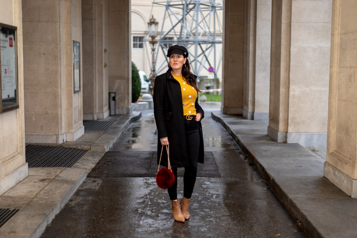 Italienische Liebe - mein senfgelber Pullover mit Herzchen vom Number One Store Graz, flauschige bordeauxrote Handtasche Gucci Gürtel mit Doppel G Schnalle, Wollmantel, Fashionblog, Modeblog, Blog Graz, Fashion Blog Graz, Miss Classy