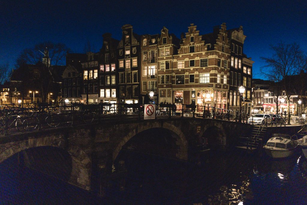 Amsterdam Reiseblog - Lekkeresluis bei Nacht