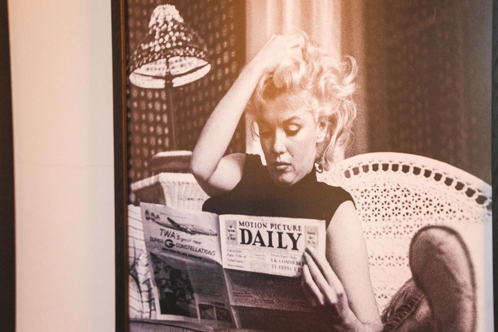 Marilyn Monroe - gerahmtes Premium Poster von Posterlounge
