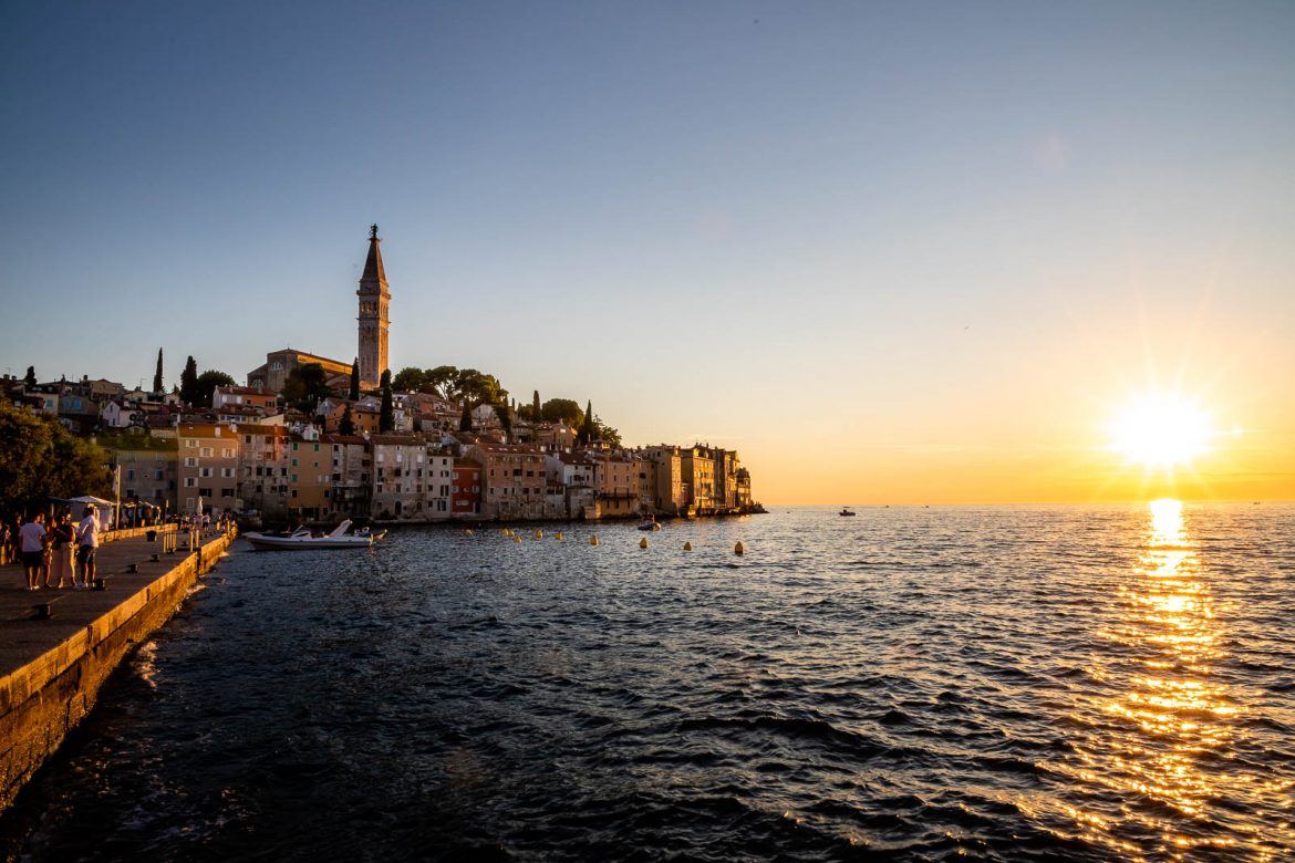 Rovinj Bilder - die schönsten Kroatien Reisefotos, Blick auf Rovinj bei Sonnenuntergang