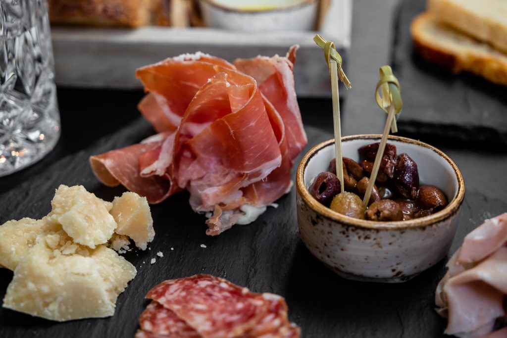 Feinste Schinken, Salumi und Käse Spezialitäten - Weinbistro Wein & Co Graz