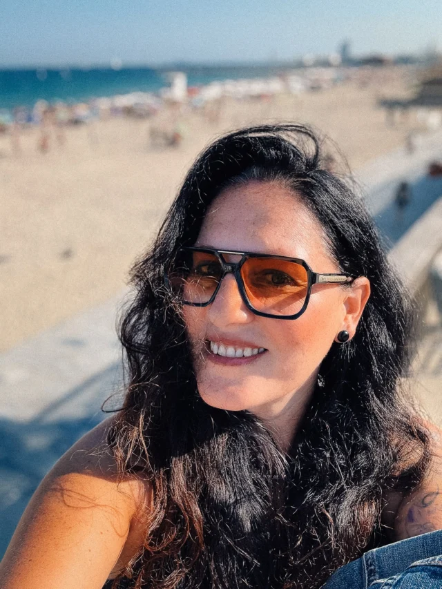 Barcelona Dump 🧡 Sun, strolls & endless vibes. #barcelonadump #travelvibes #citymoments #lifelately #missclassytravel